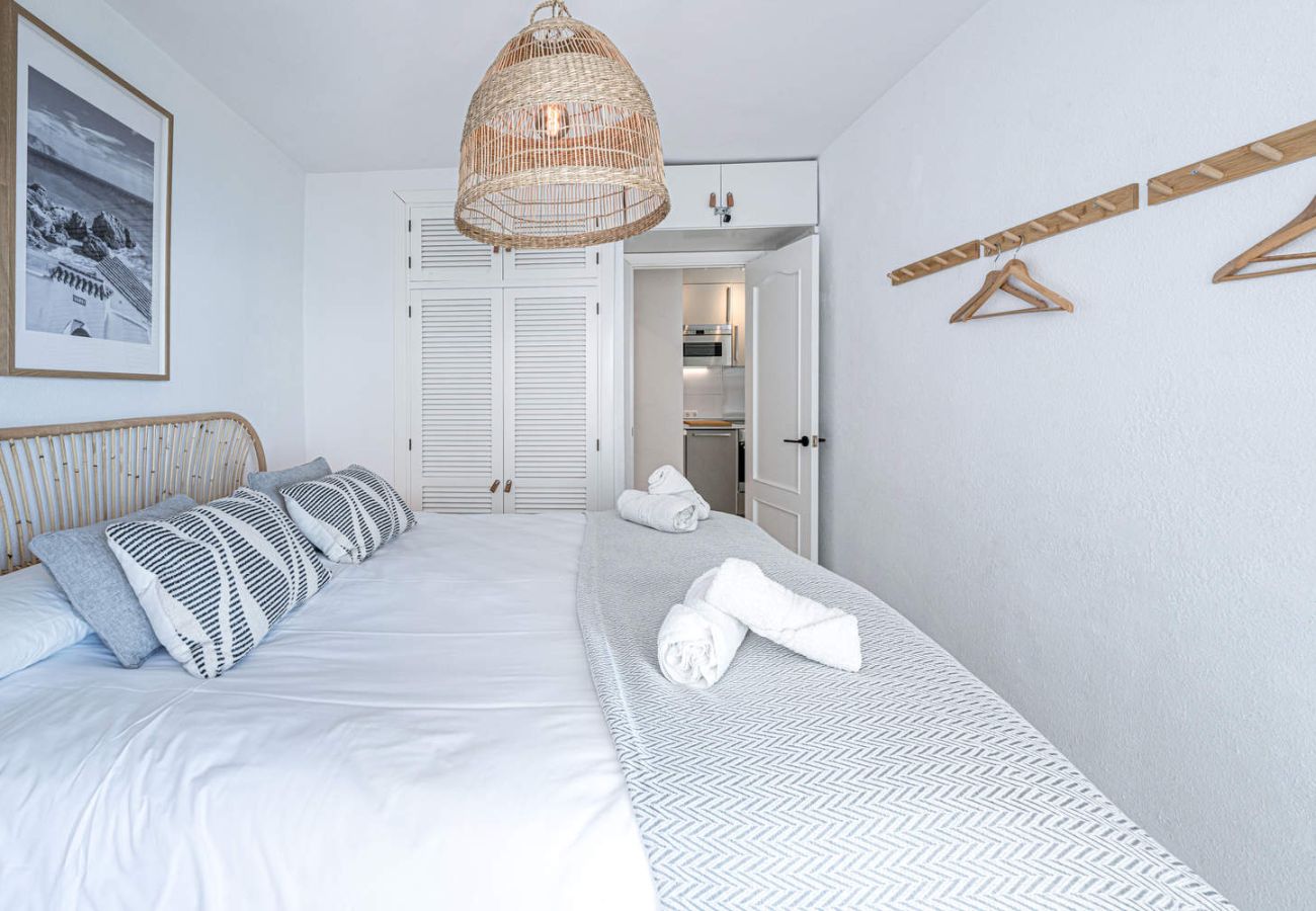 Camera da letto con letto matrimoniale 180x200 in Acapulco Playa 302.