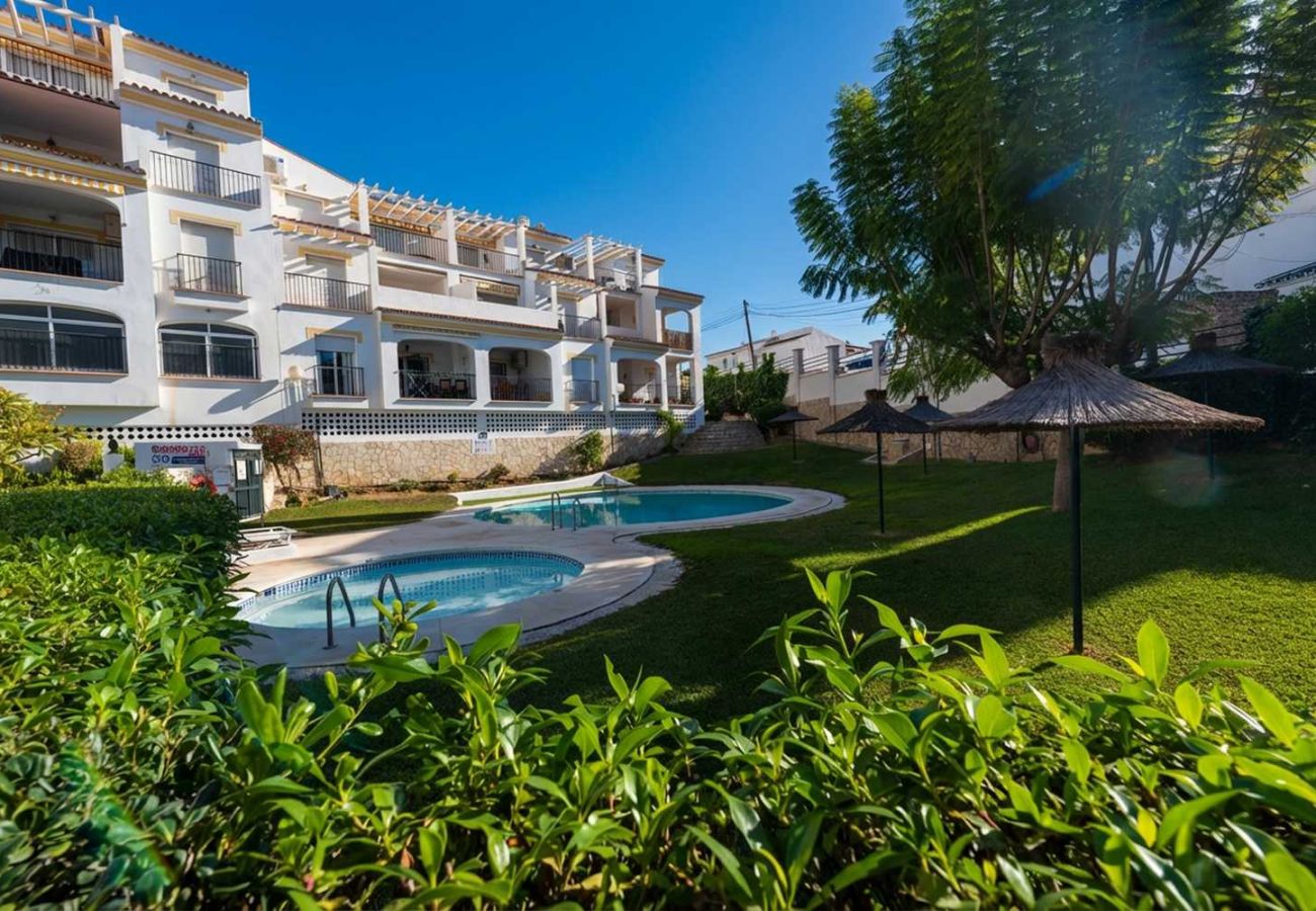 Appartamento a Nerja - Appartamento Valparaiso 1B a Playa Burriana con piscina e 2 bagni