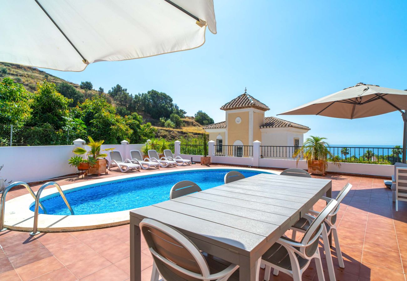 Villa a Torrox Costa - Villa Calidum: Villa con Piscina Privata a Nerja