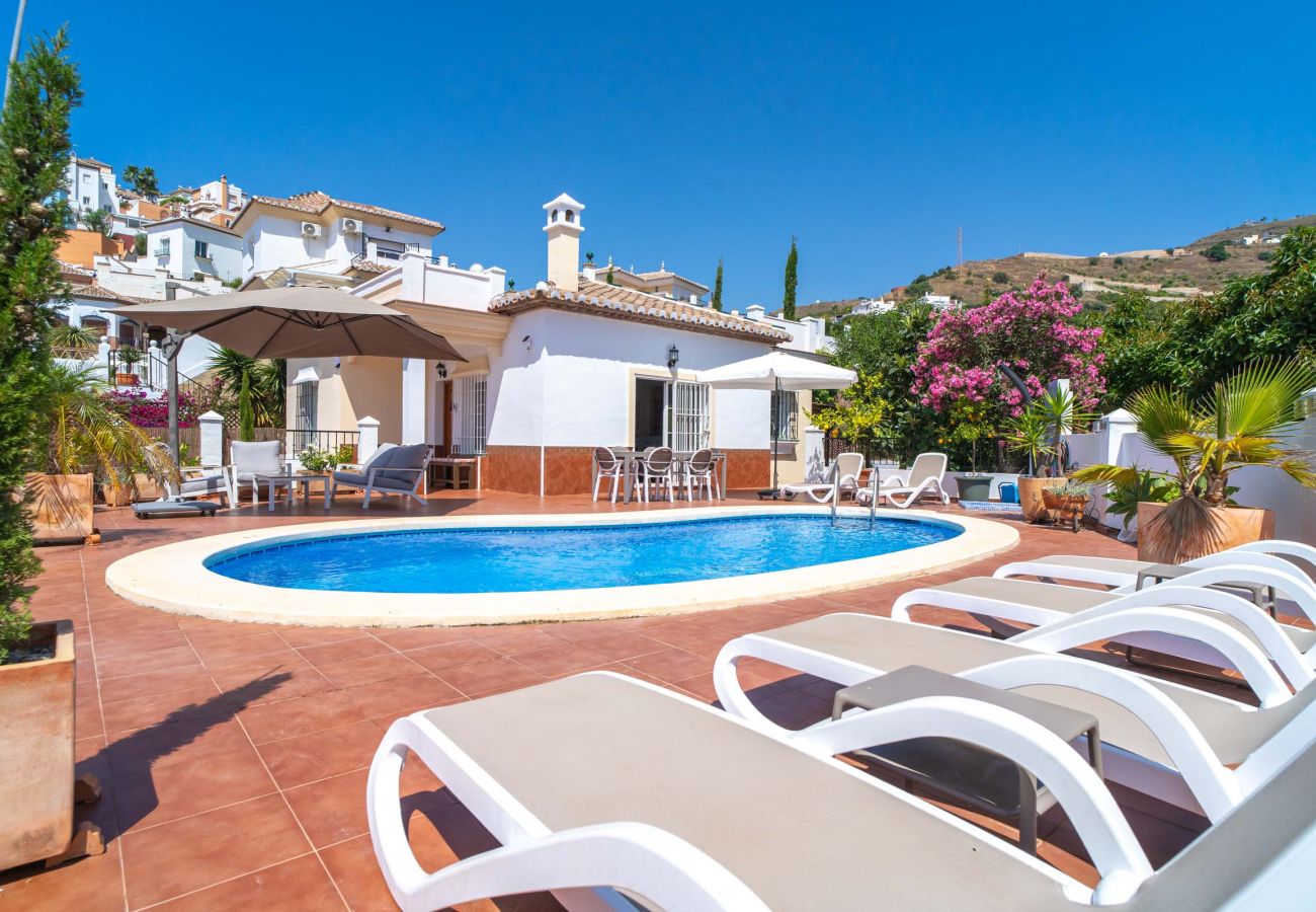 Villa a Torrox Costa - Villa Calidum: Villa con Piscina Privata a Nerja