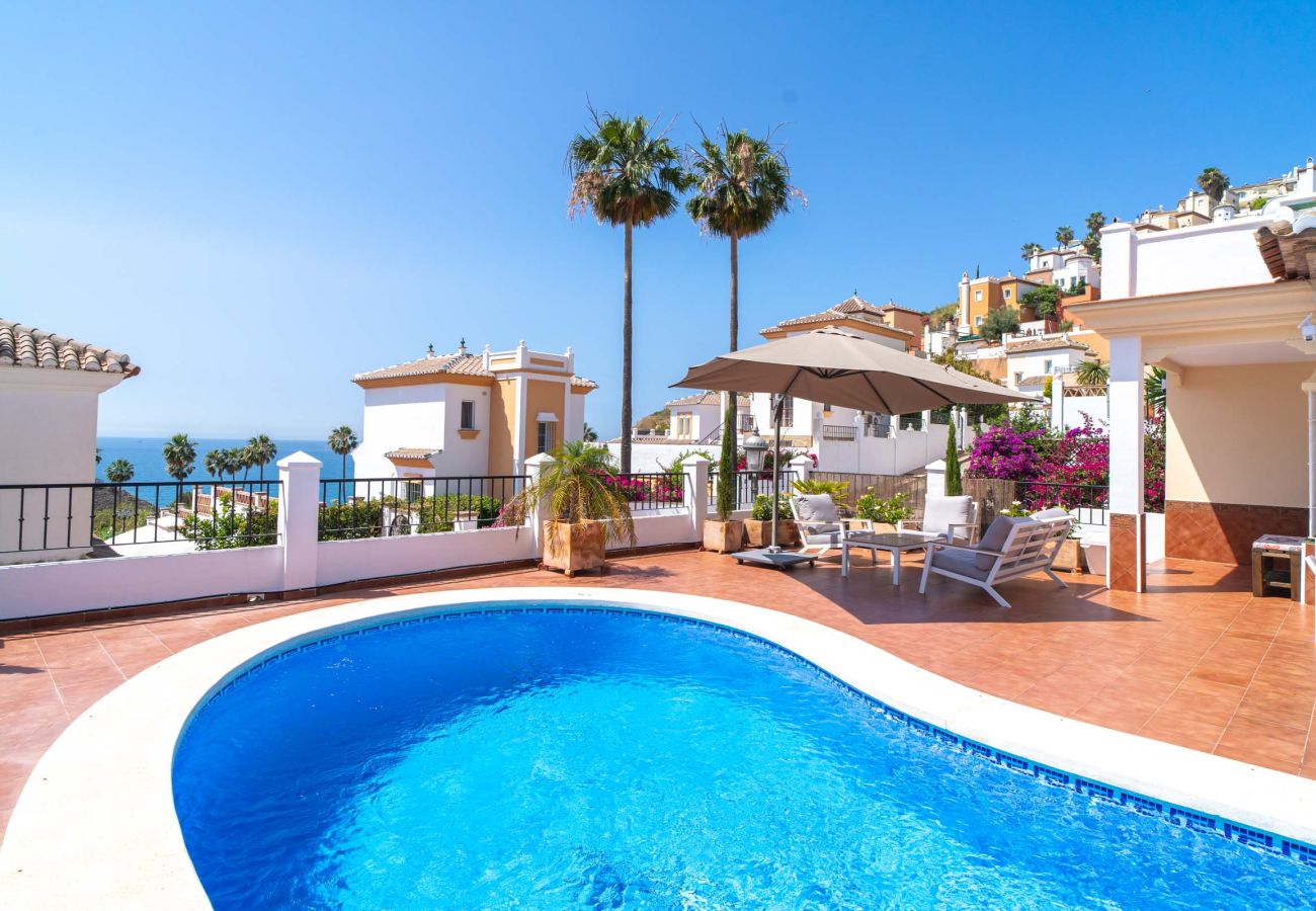 Villa a Torrox Costa - Villa Calidum: Villa con Piscina Privata a Nerja