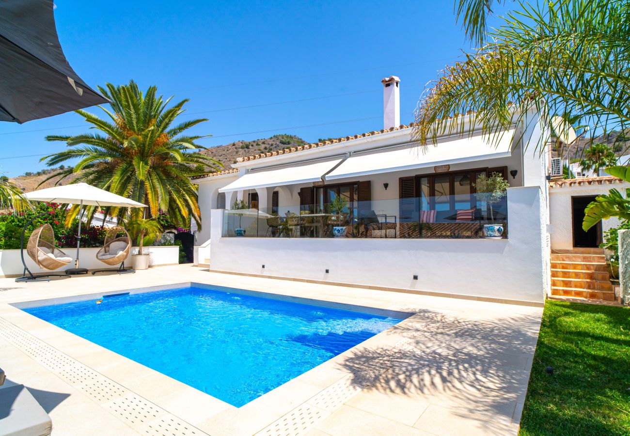 Villa a Nerja - Villa Grand Pool Terrace by Casasol