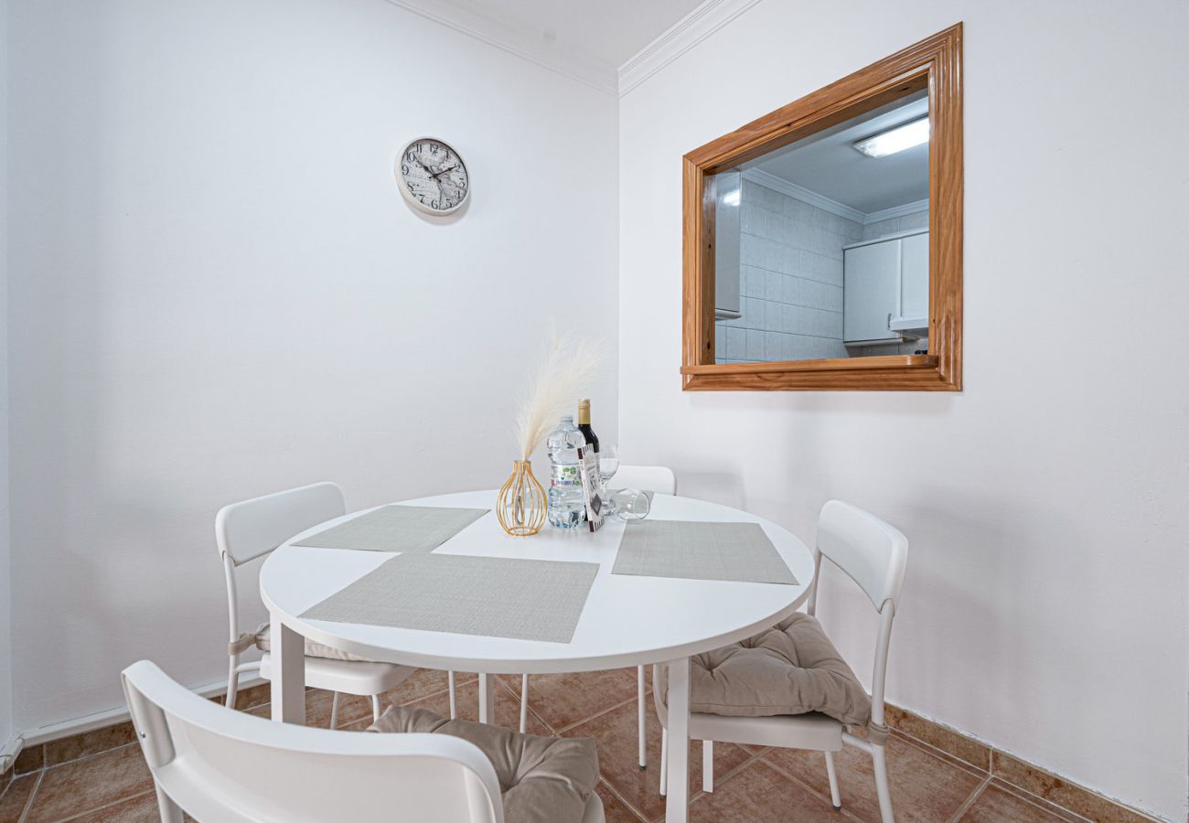 Appartamento a Nerja - Torrecilla Urban Beach Nerja: Appartamento Moderno con Piscina sul Tetto