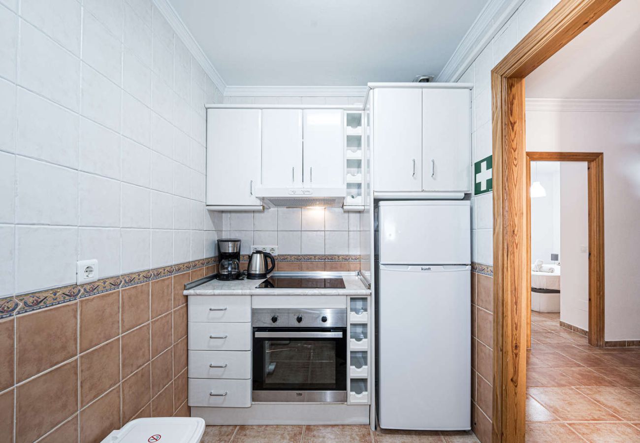 Appartamento a Nerja - Torrecilla Urban Beach Nerja: Appartamento Moderno con Piscina sul Tetto