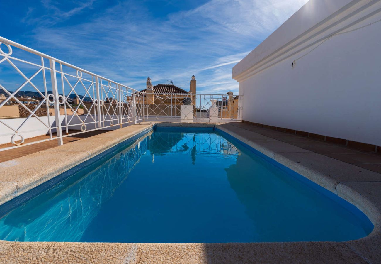 Appartamento a Nerja - Torrecilla Urban Beach Nerja: Appartamento Moderno con Piscina sul Tetto