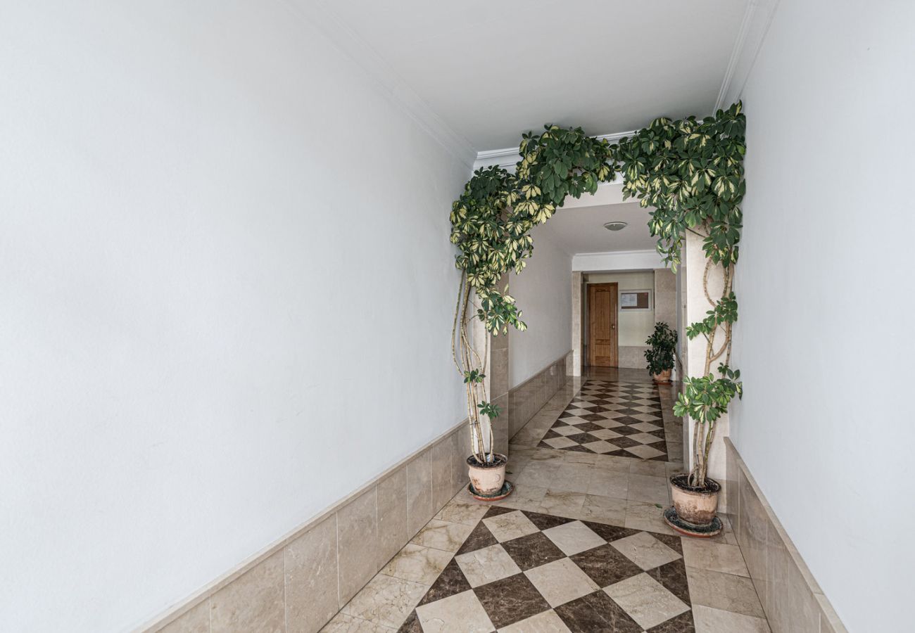 Appartamento a Nerja - Torrecilla Urban Beach Nerja: Appartamento Moderno con Piscina sul Tetto