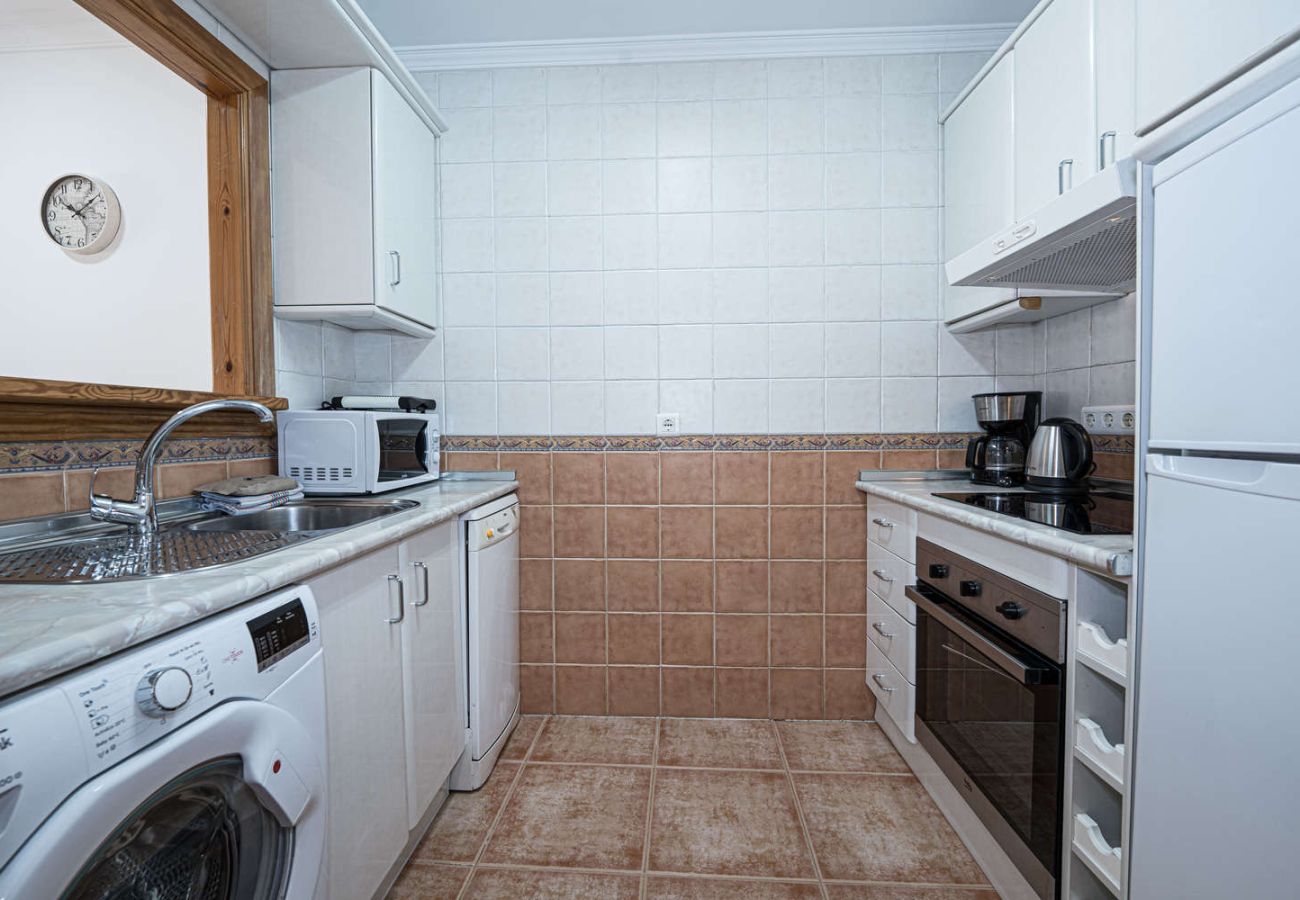 Appartamento a Nerja - Torrecilla Urban Beach Nerja: Appartamento Moderno con Piscina sul Tetto