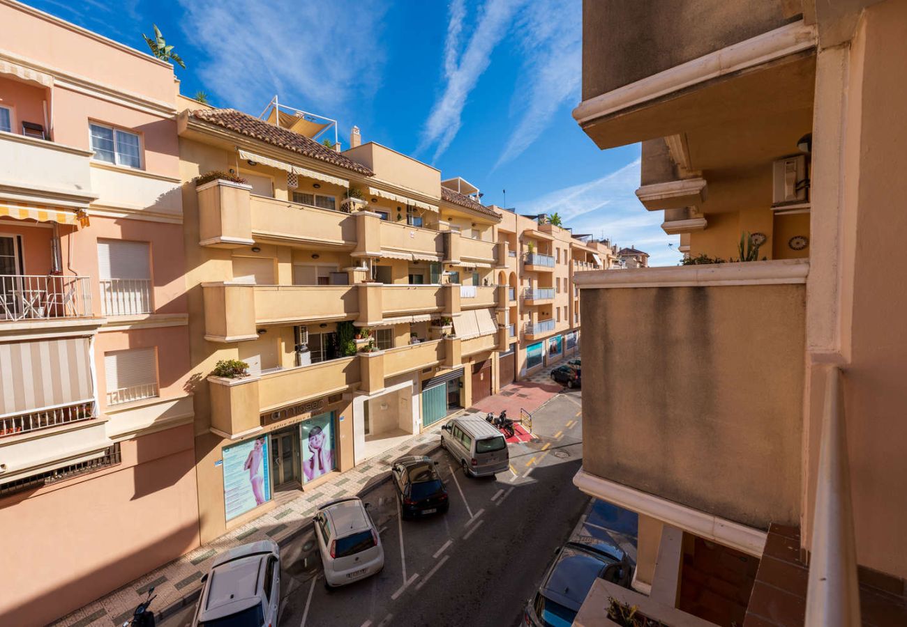 Appartamento a Nerja - Torrecilla Urban Beach Nerja: Appartamento Moderno con Piscina sul Tetto