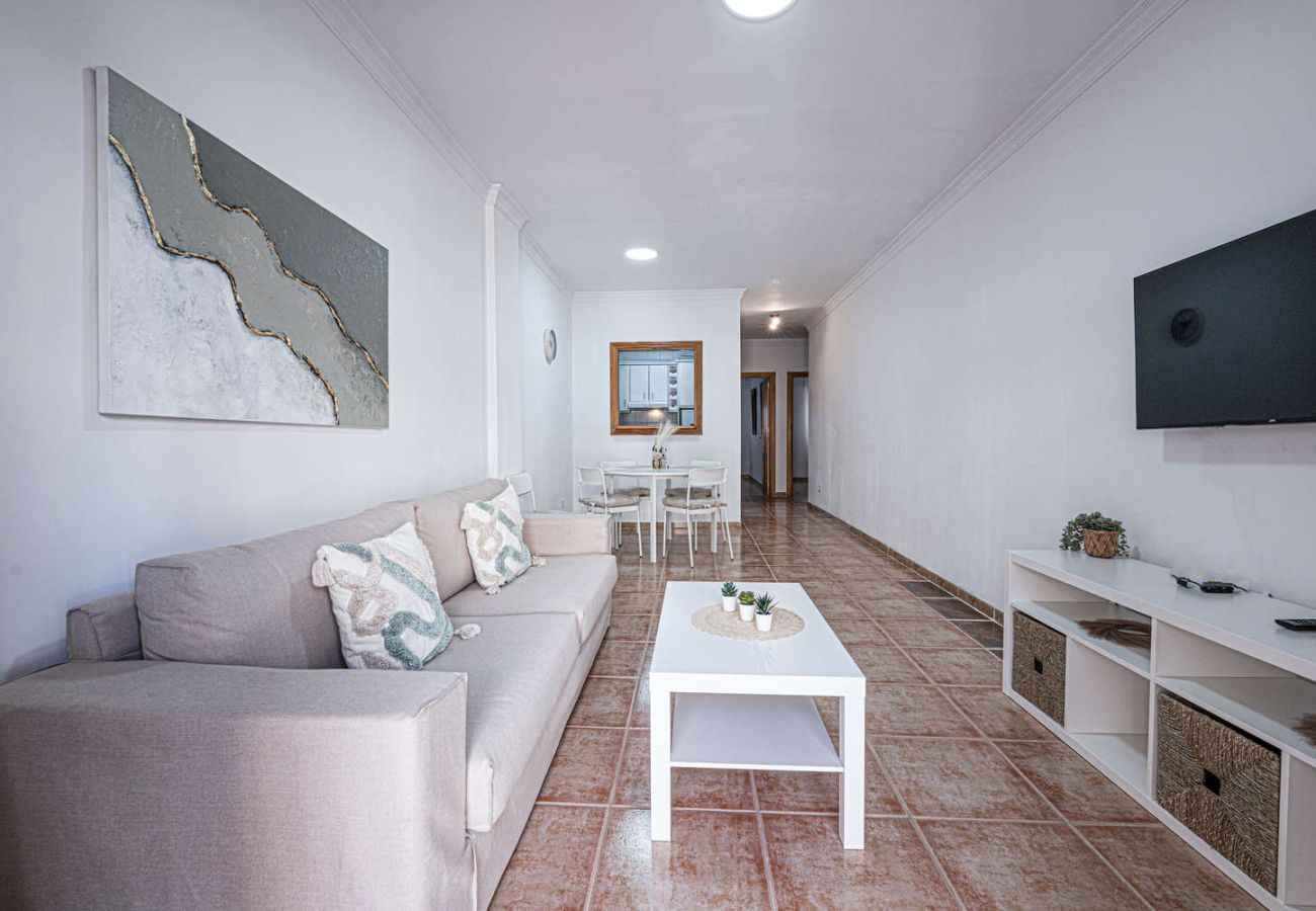 Appartamento a Nerja - Torrecilla Urban Beach Nerja: Appartamento Moderno con Piscina sul Tetto