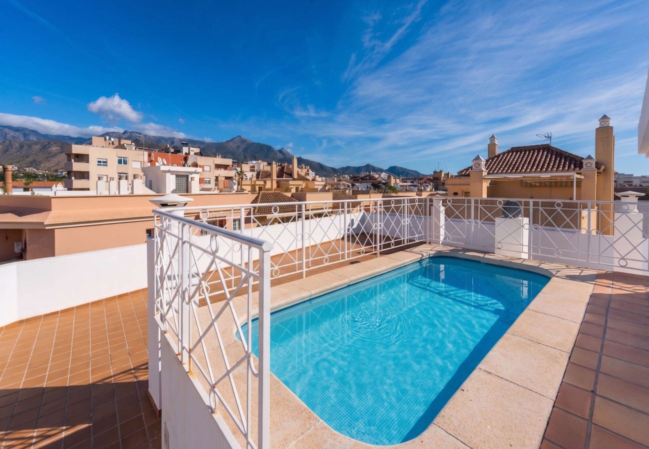 Appartamento a Nerja - Torrecilla Urban Beach Nerja: Appartamento Moderno con Piscina sul Tetto