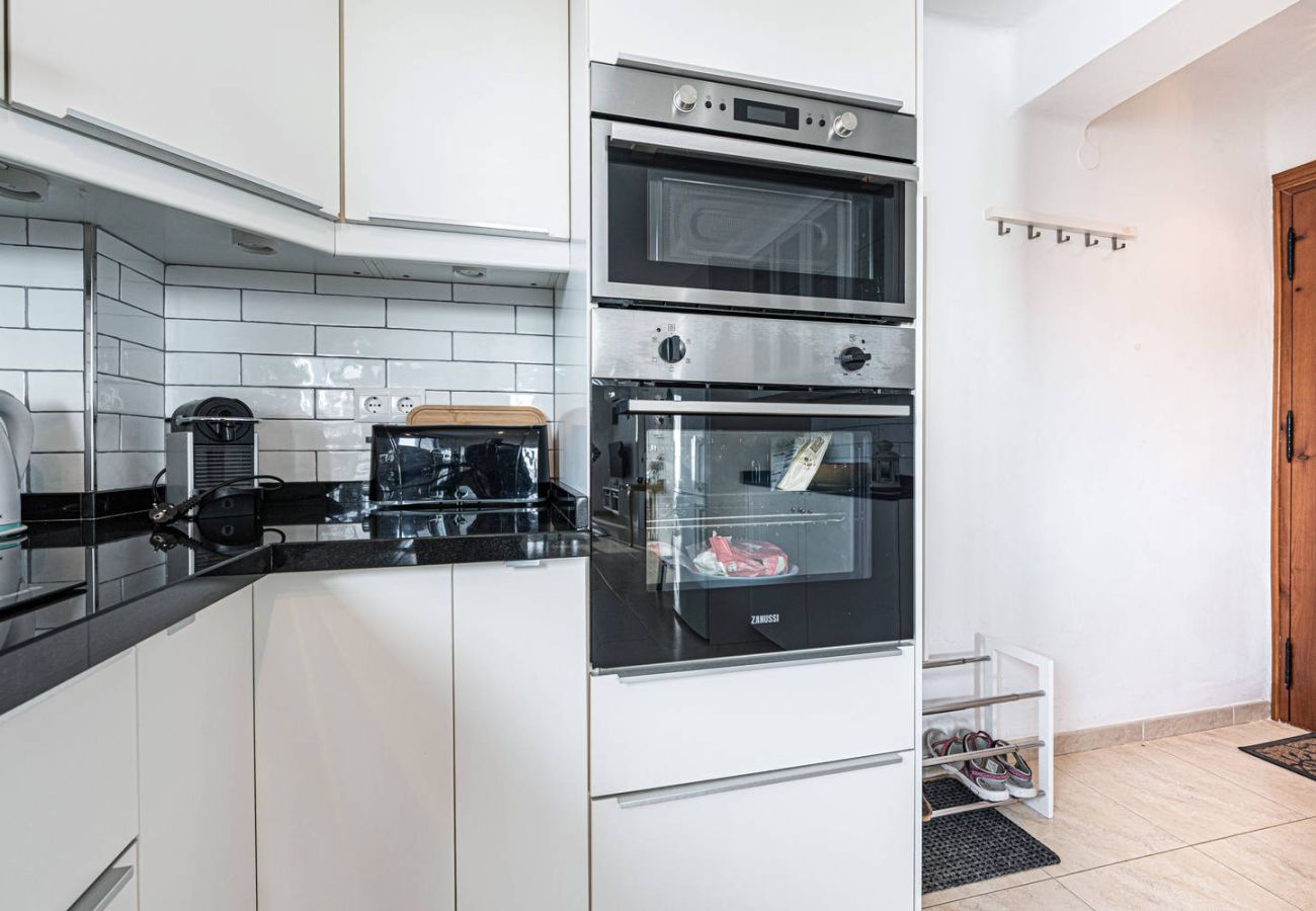 Cucina completamente attrezzata