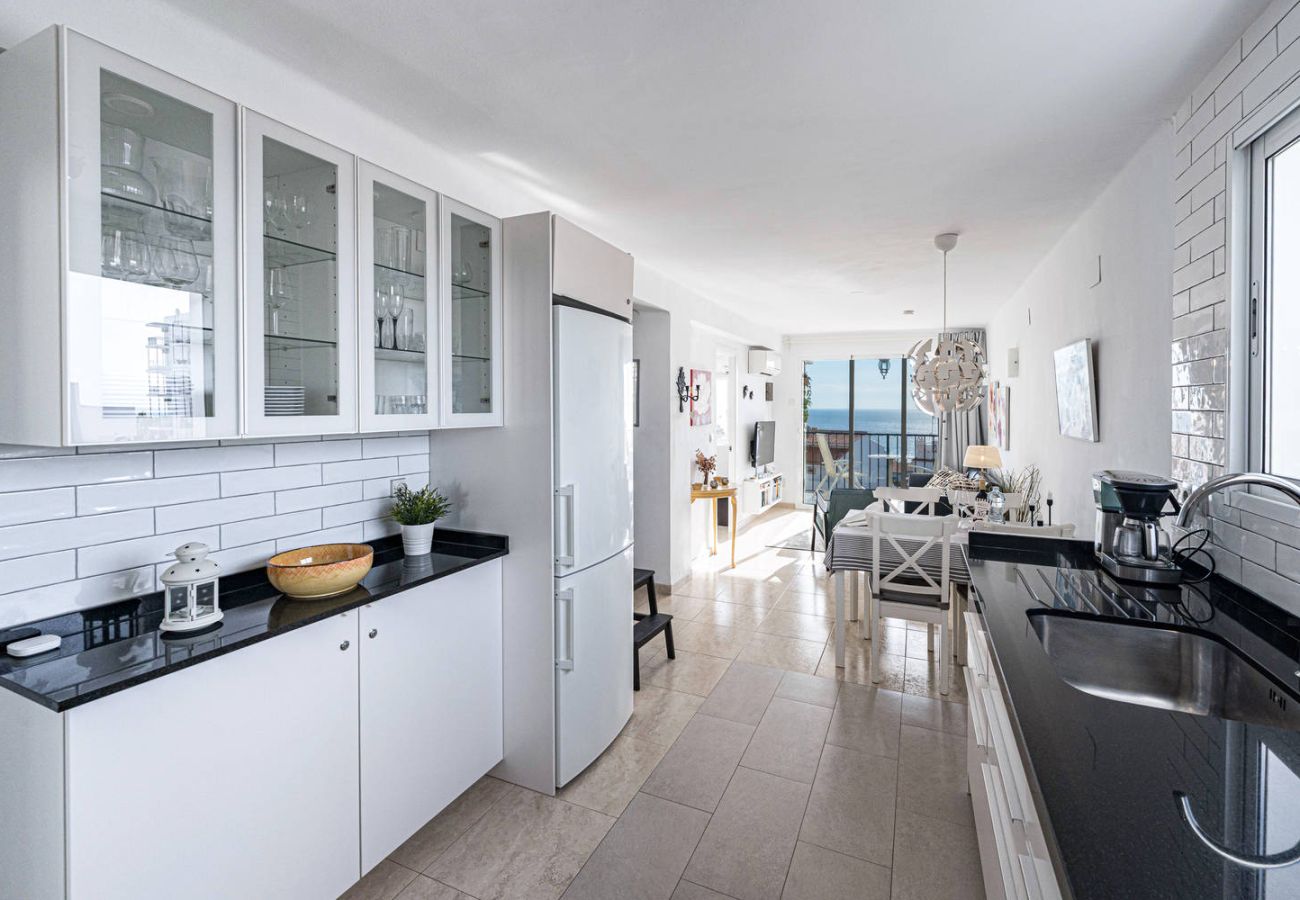 Cucina con stoviglie complete nell’alloggio