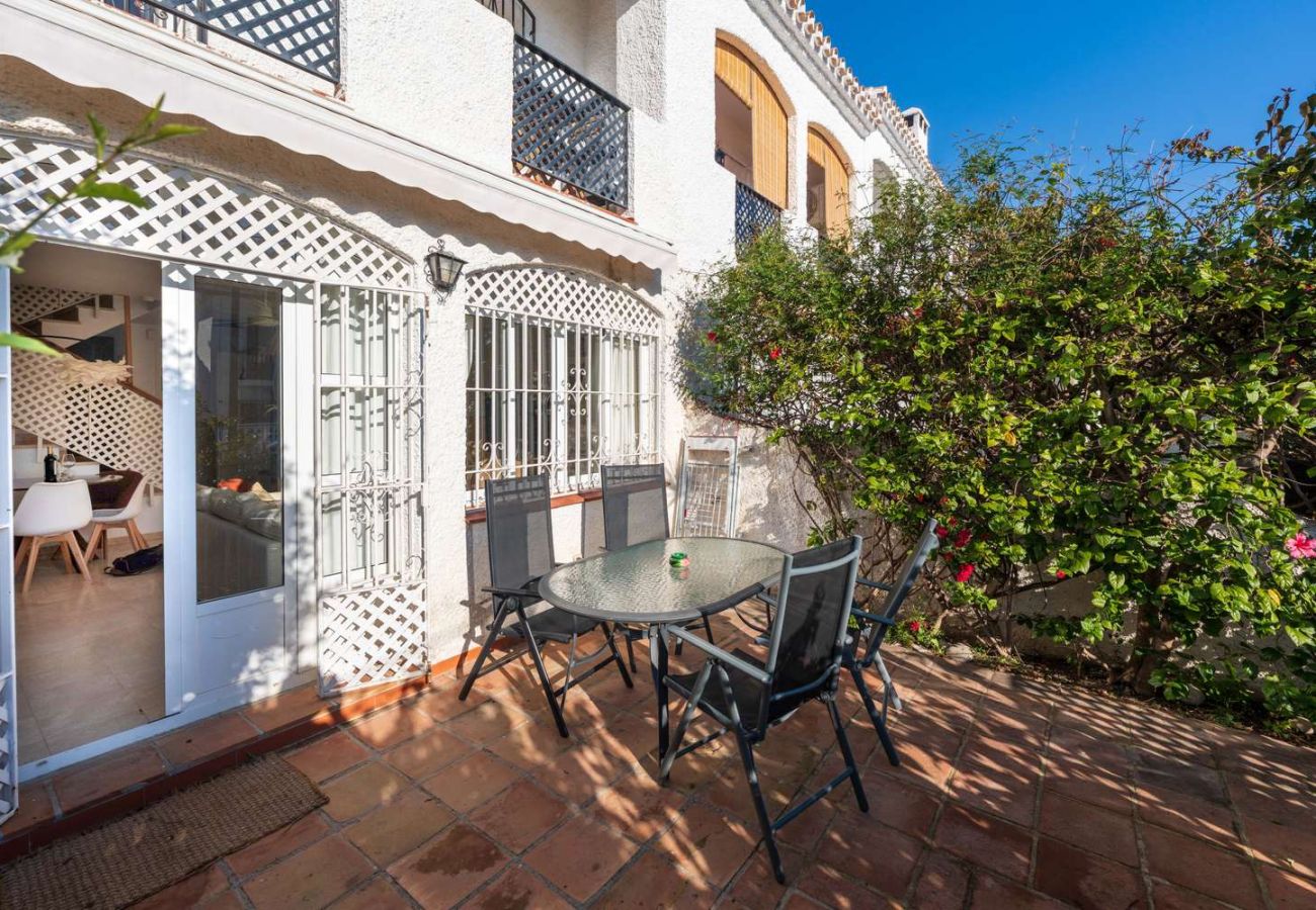 Appartamento a Nerja - Casa Lena Verano Azul Nerja: Duplex per Famiglie con Vista Mare