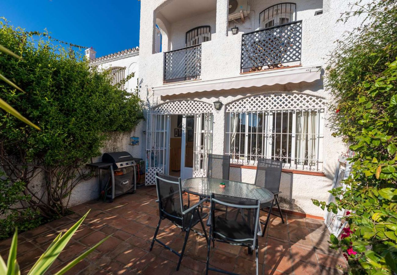 Appartamento a Nerja - Casa Lena Verano Azul Nerja: Duplex per Famiglie con Vista Mare