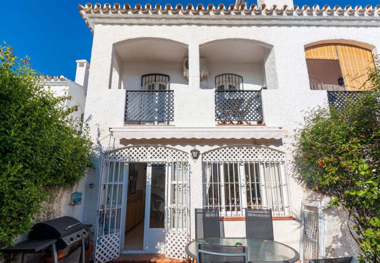 Appartamento a Nerja - Casa Lena Verano Azul Nerja: Duplex per Famiglie con Vista Mare