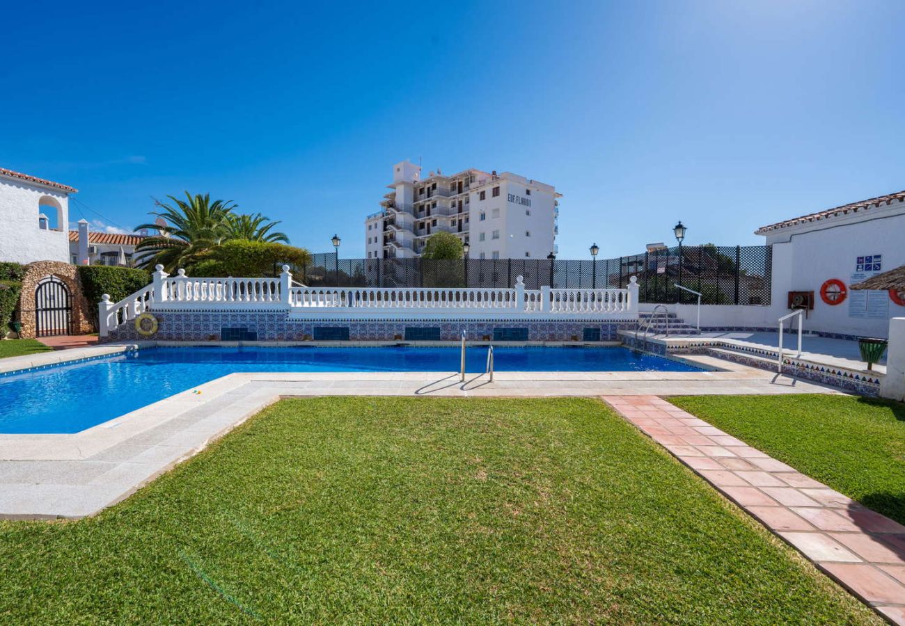 Appartamento a Nerja - Casa Lena Verano Azul Nerja: Duplex per Famiglie con Vista Mare