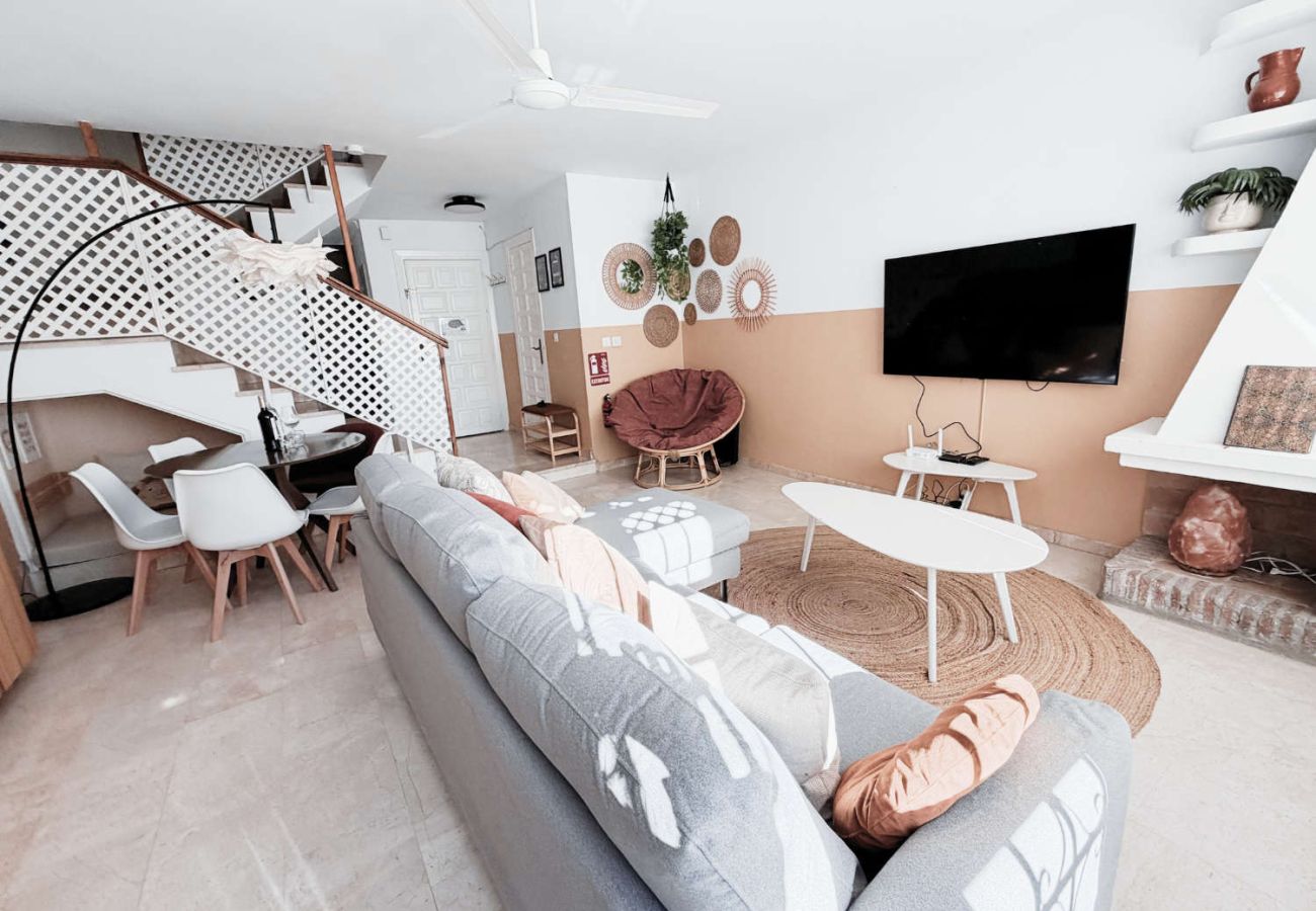 Appartamento a Nerja - Casa Lena Verano Azul Nerja: Duplex per Famiglie con Vista Mare