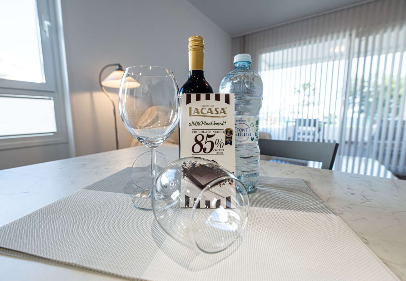 Appartamento a Torrox Costa - Isea Calaceite 1111: Appartamento di Lusso con Vista Mare e Piscina