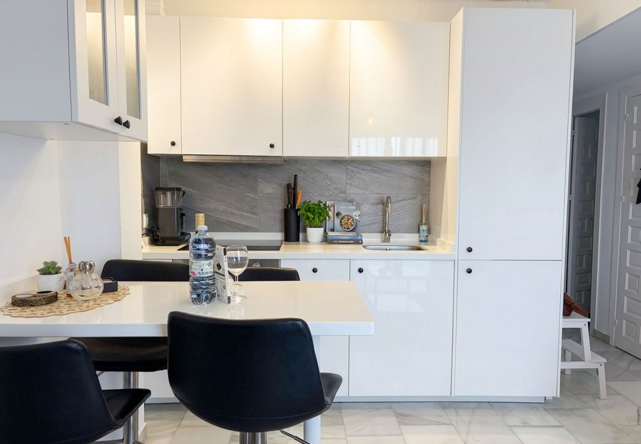 Appartamento a Nerja - Appartamento Casa Monica a Verano Azul: Vista Mare e Solarium sul tetto