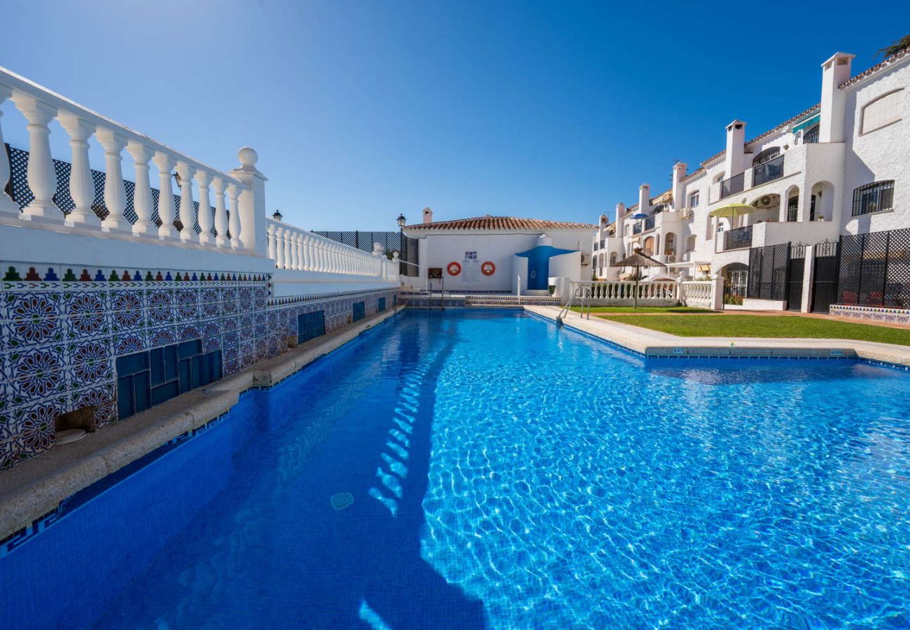 Appartamento a Nerja - Appartamento Casa Monica a Verano Azul: Vista Mare e Solarium sul tetto