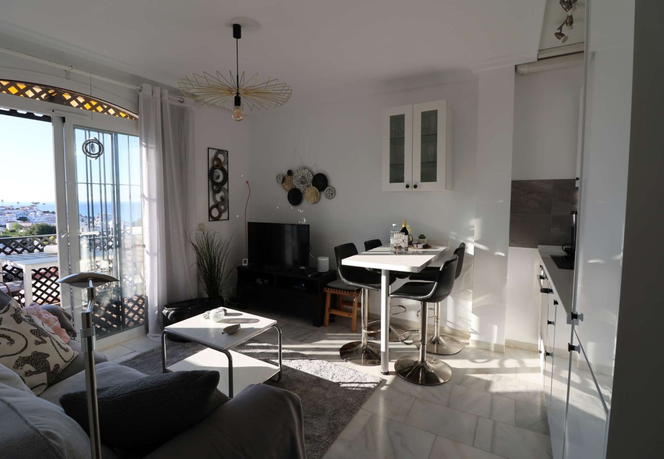 Appartamento a Nerja - Appartamento Casa Monica a Verano Azul: Vista Mare e Solarium sul tetto