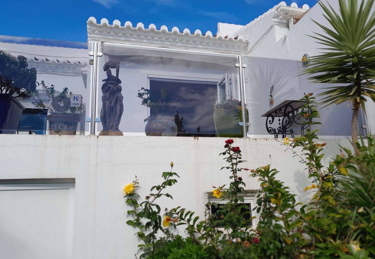Casa a schiera a Nerja - Tropicana 6C - Casa a Schiera per 4 Persone a Nerja con Terrazza e Barbecue