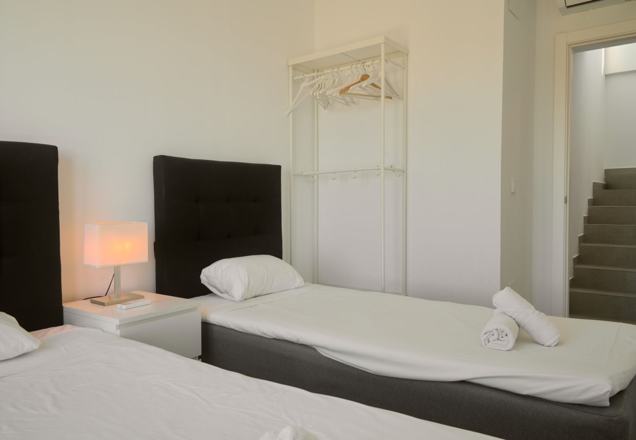 Appartamento a Nerja - Penthouse Balcón del Mar D4: 3 Terrazze e Piscina Riscaldata