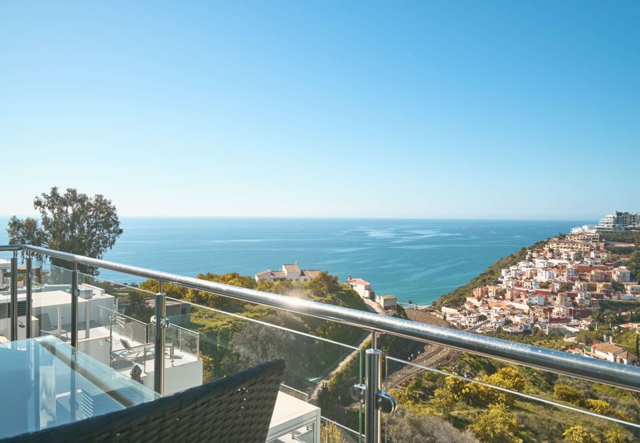 Appartamento a Nerja - Penthouse Balcón del Mar D4: 3 Terrazze e Piscina Riscaldata