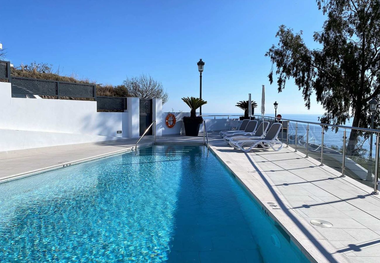 Appartamento a Nerja - Penthouse Balcón del Mar D4: 3 Terrazze e Piscina Riscaldata