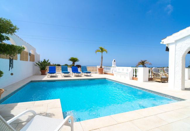 Villa a Nerja - Villa La Casita: Villa con piscina privata a Fuente del Badén, Nerja