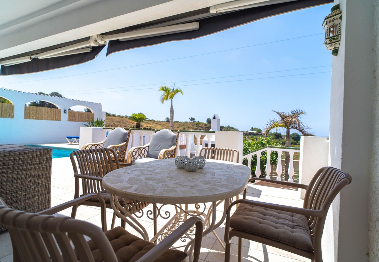 Villa a Nerja - Villa La Casita: Villa con piscina privata a Fuente del Badén, Nerja