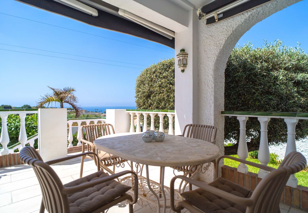 Villa a Nerja - Villa La Casita: Villa con piscina privata a Fuente del Badén, Nerja