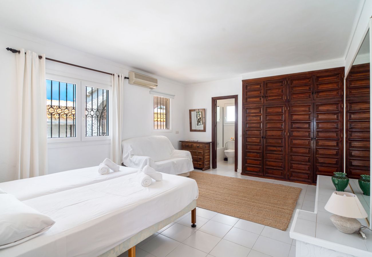 Villa a Nerja - Villa La Casita: Villa con piscina privata a Fuente del Badén, Nerja