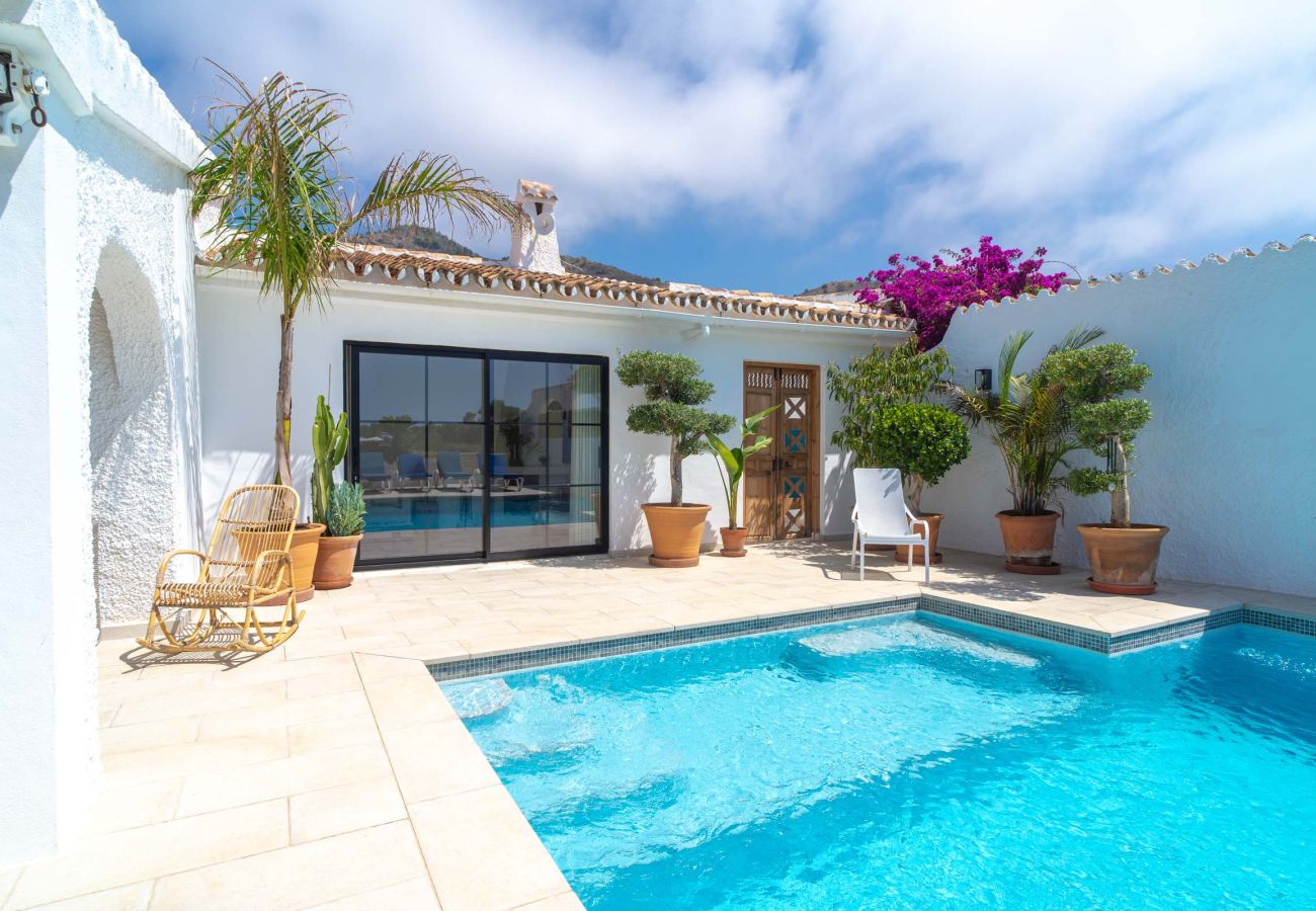 Villa a Nerja - Villa La Casita: Villa con piscina privata a Fuente del Badén, Nerja