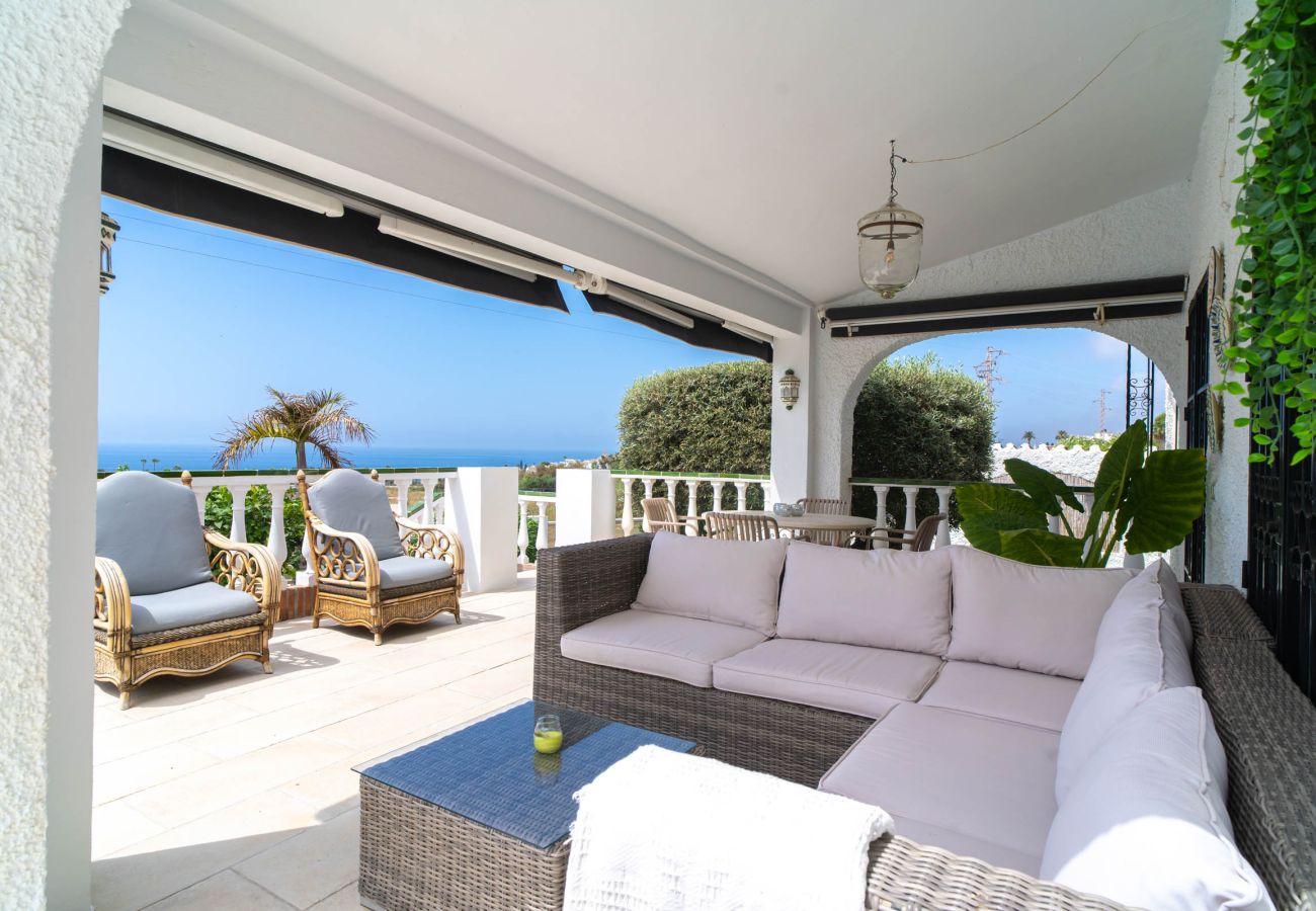 Villa a Nerja - Villa La Casita: Villa con piscina privata a Fuente del Badén, Nerja