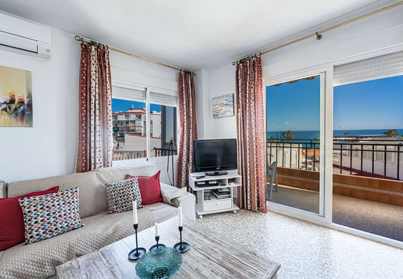Soggiorno con accesso alla terrazza e vista mare, aria condizionata e TV, Albaida II 2B Nerja