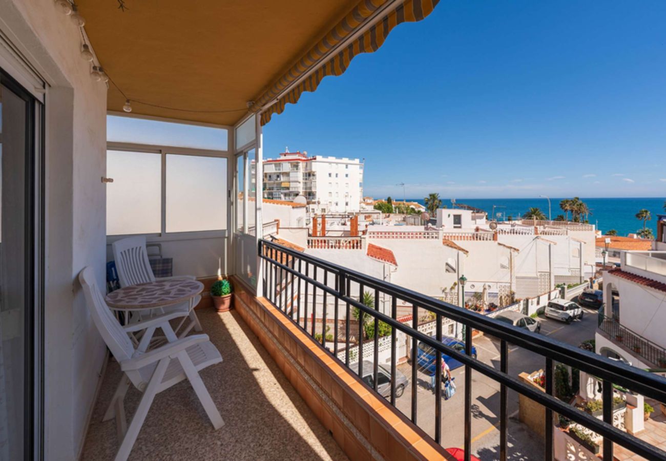Balcone esposto a sud con sedie lettino e vista mare, Albaida II 2B Playa Torrecilla Nerja