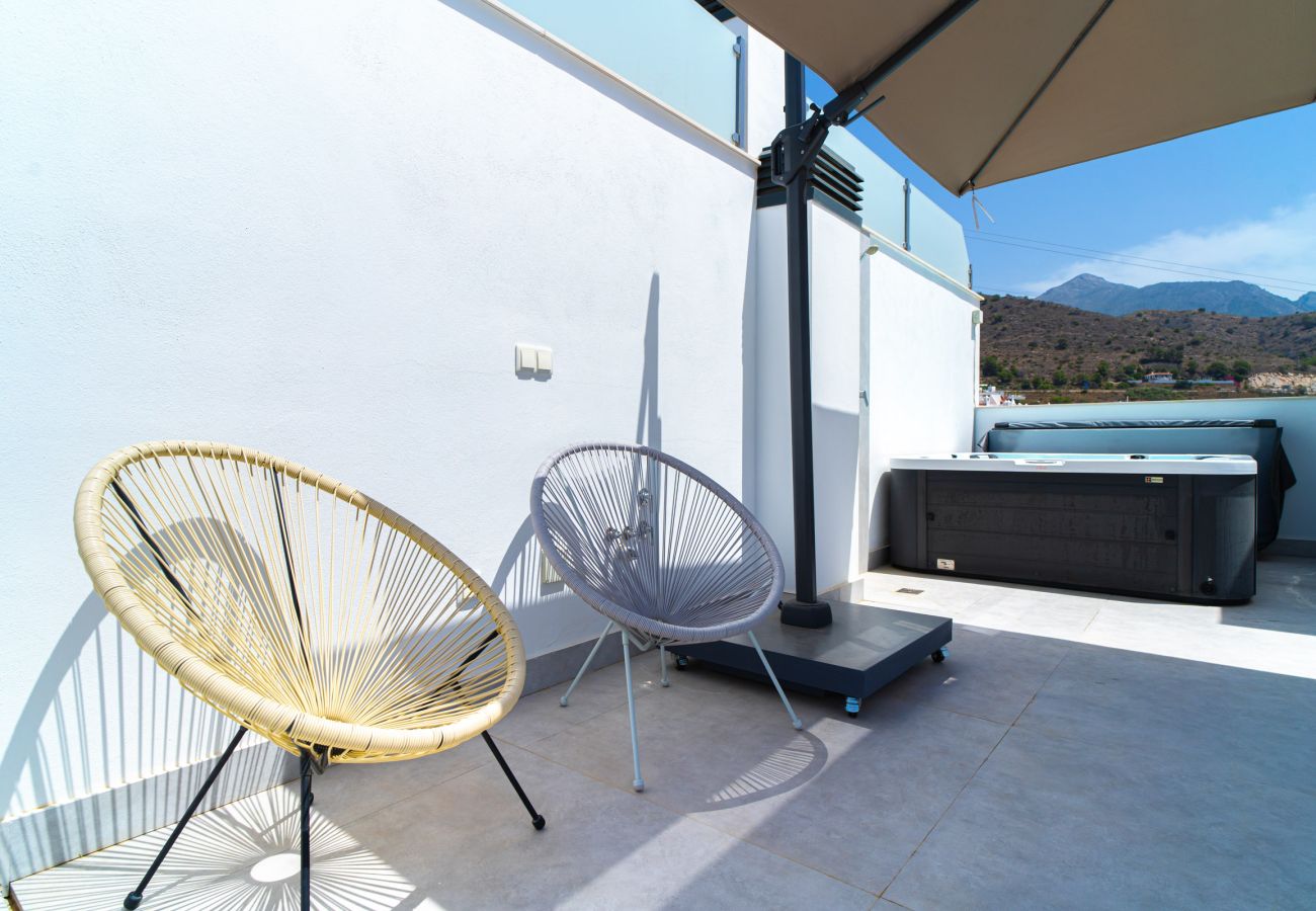 Villa a Nerja - Casa Mezcal - Villa per 4 persone con piscina privata e vasca idromassaggio a Nerja