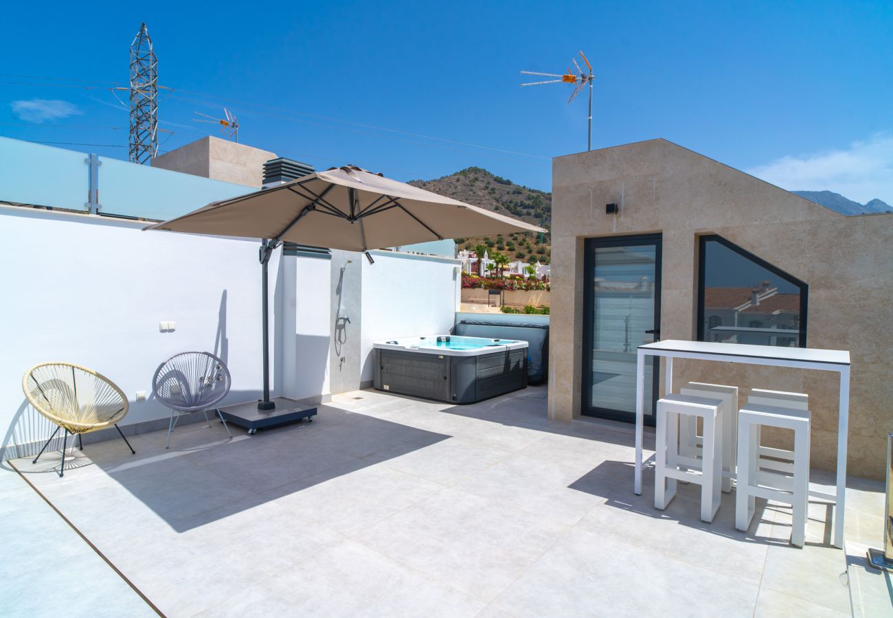 Villa a Nerja - Casa Mezcal - Villa per 4 persone con piscina privata e vasca idromassaggio a Nerja