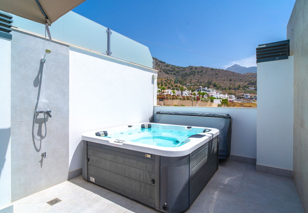 Villa a Nerja - Casa Mezcal - Villa per 4 persone con piscina privata e vasca idromassaggio a Nerja