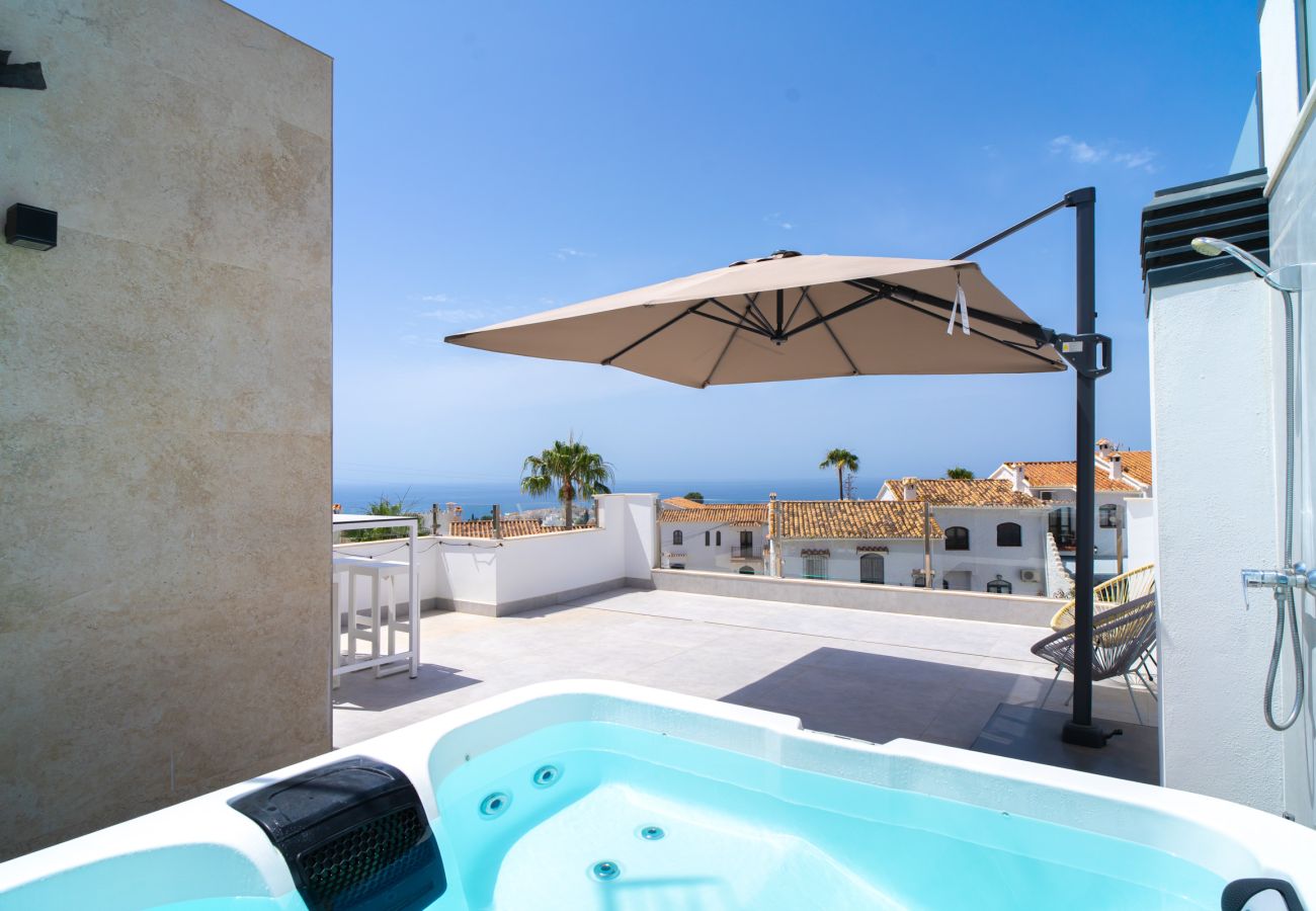 Villa a Nerja - Casa Mezcal - Villa per 4 persone con piscina privata e vasca idromassaggio a Nerja