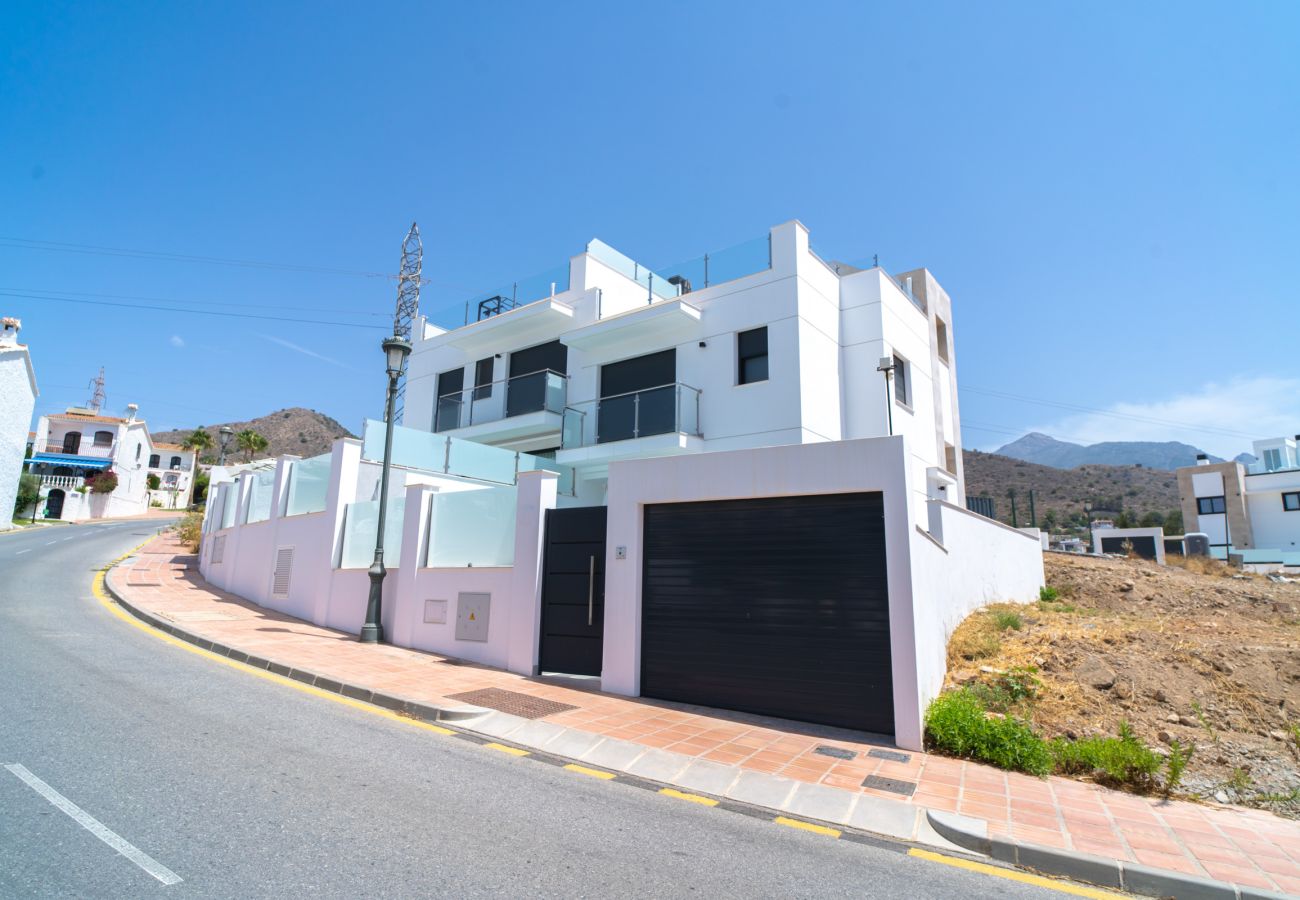 Villa a Nerja - Casa Mezcal - Villa per 4 persone con piscina privata e vasca idromassaggio a Nerja