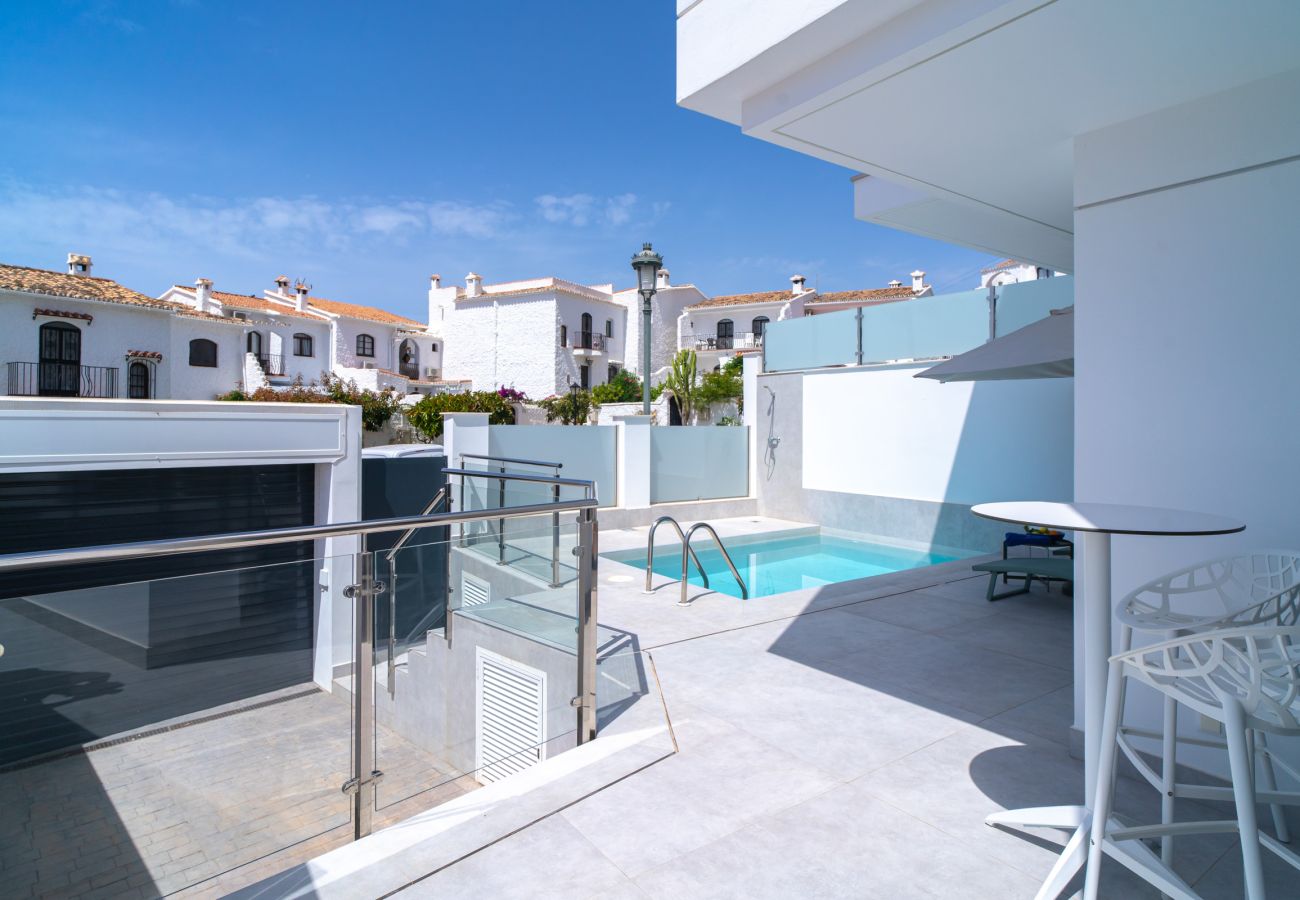 Villa a Nerja - Casa Mezcal - Villa per 4 persone con piscina privata e vasca idromassaggio a Nerja