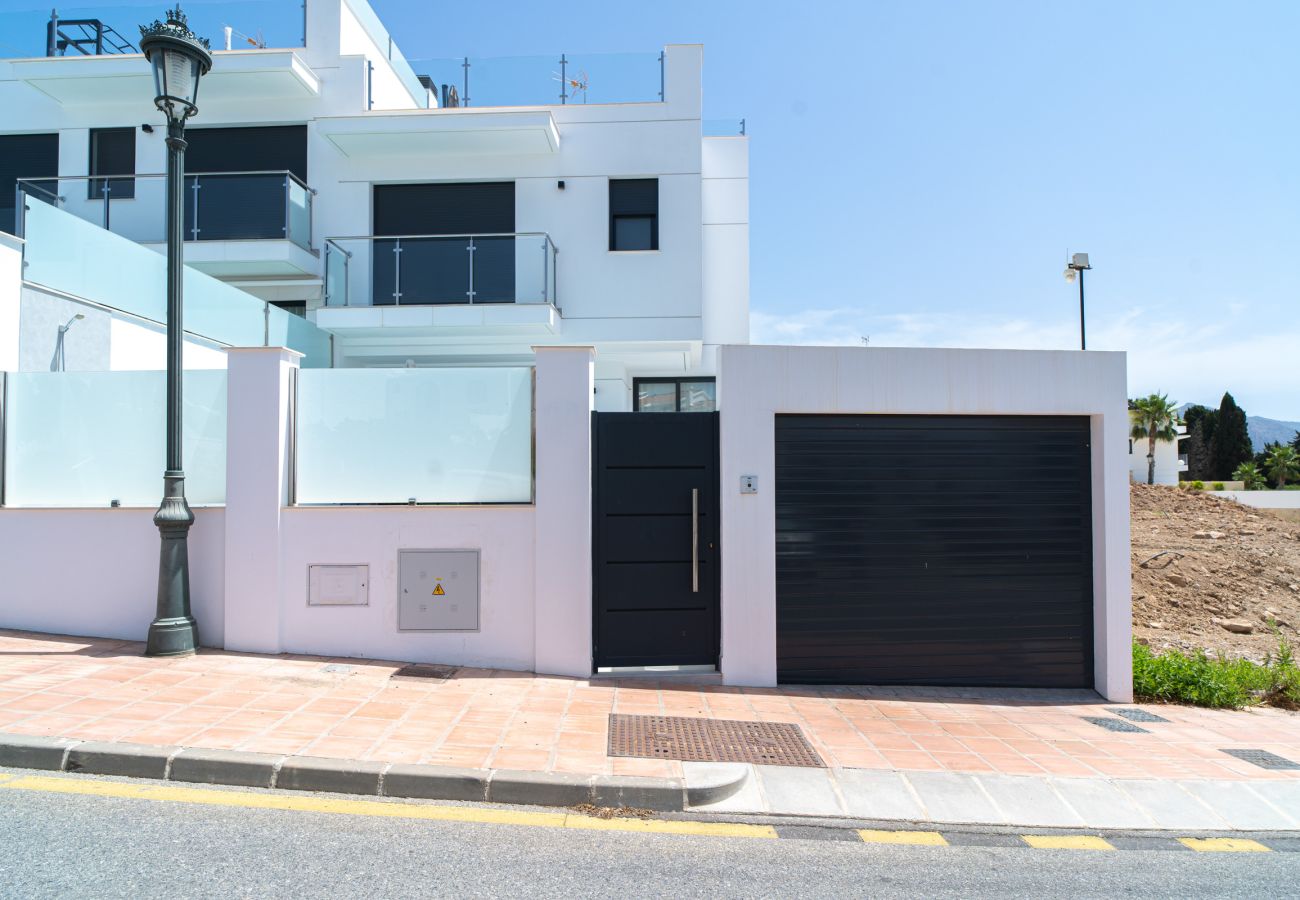 Villa a Nerja - Casa Mezcal - Villa per 4 persone con piscina privata e vasca idromassaggio a Nerja