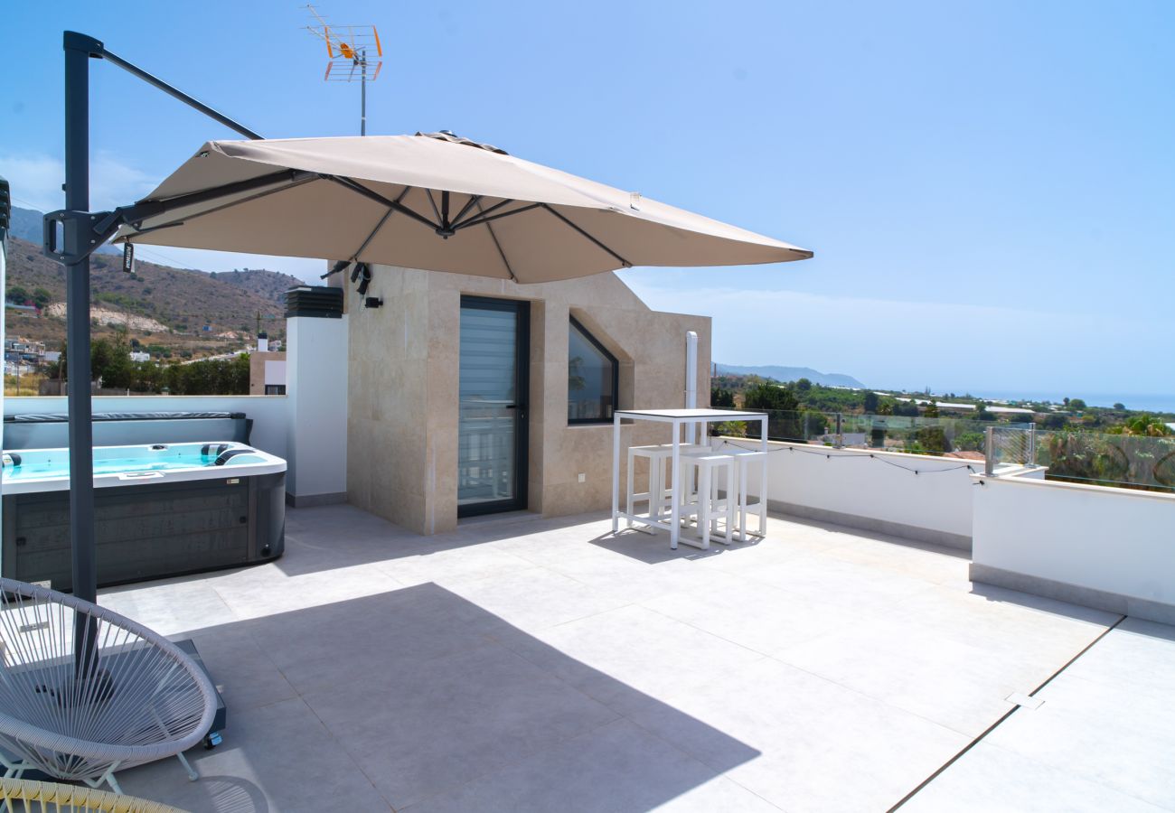 Villa a Nerja - Casa Mezcal - Villa per 4 persone con piscina privata e vasca idromassaggio a Nerja