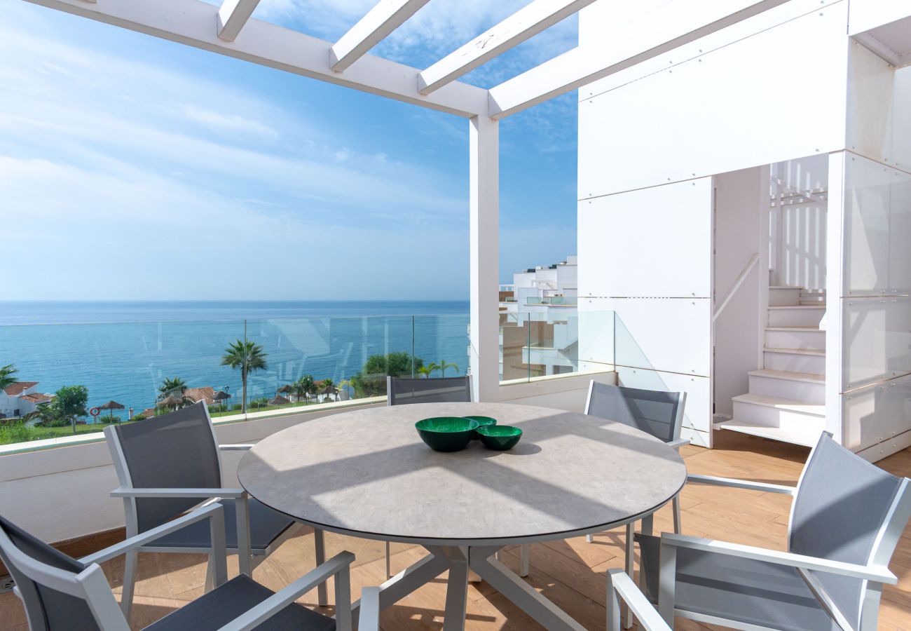 Terrazza privata con vista sul mare in un attico a Isea Calaceite, vicino a Nerja